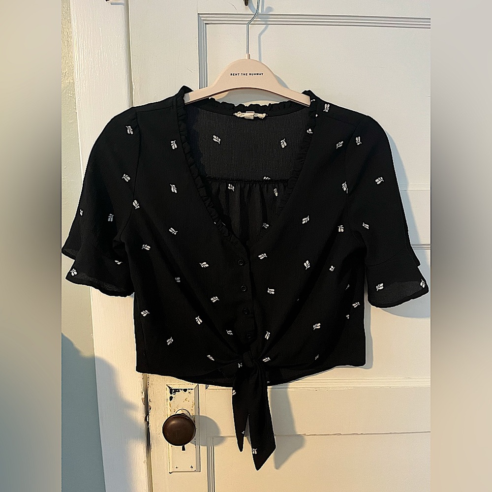 Black tied top 💫